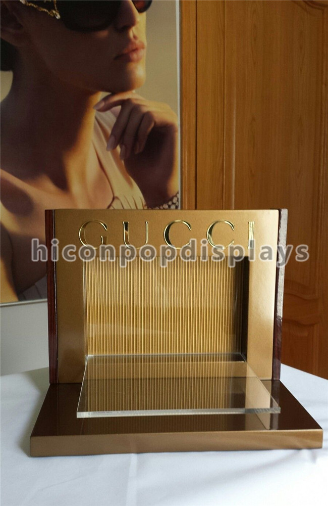 Выставочная витрина акрилового фирменного наименования стеллажей для выставки товаров счетчика металла оптически для Эйевеар Гукси